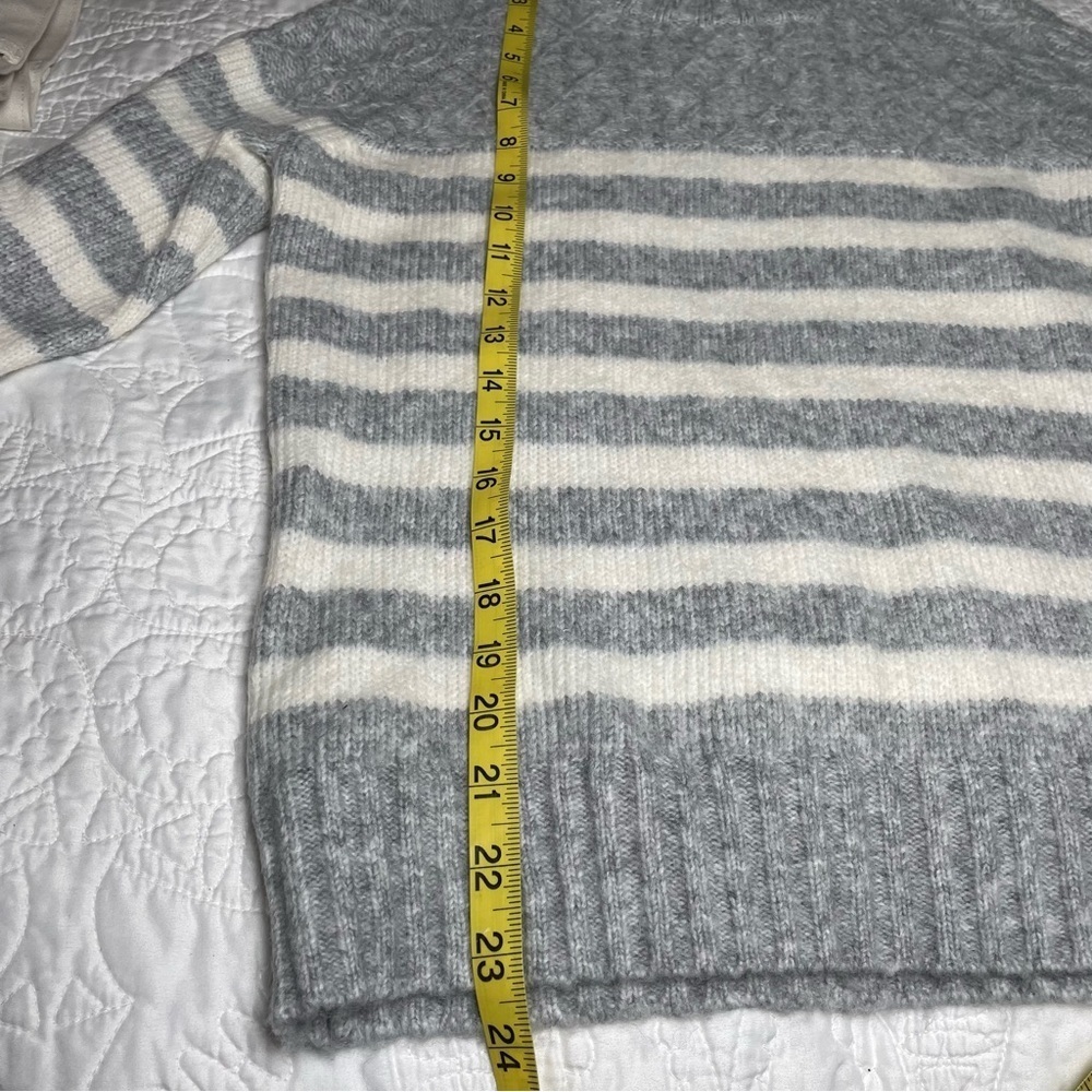 New Caslon Nordstrom Grey Heather Ivory Stripe Sweater (XS) - Picture 9 of 11